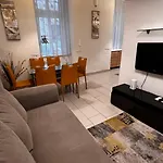 Little Americas Park Apartman