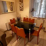Little Americas Park Apartman
